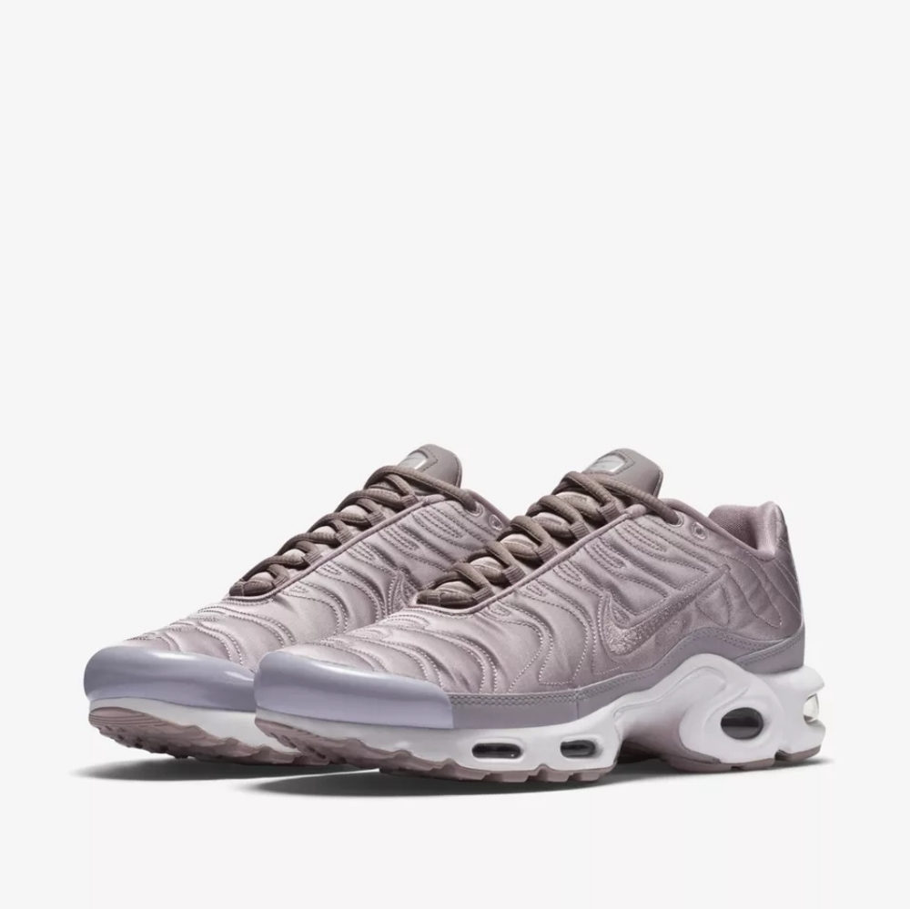 Air Max Plus SE Satin